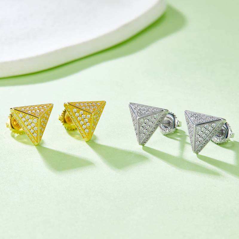 三角形S925银耳钉带螺纹莫桑钻厘石D级0.51CT